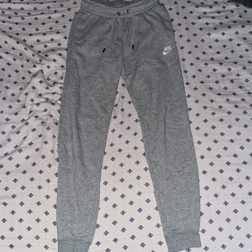 XS Women’s Nike Joggers